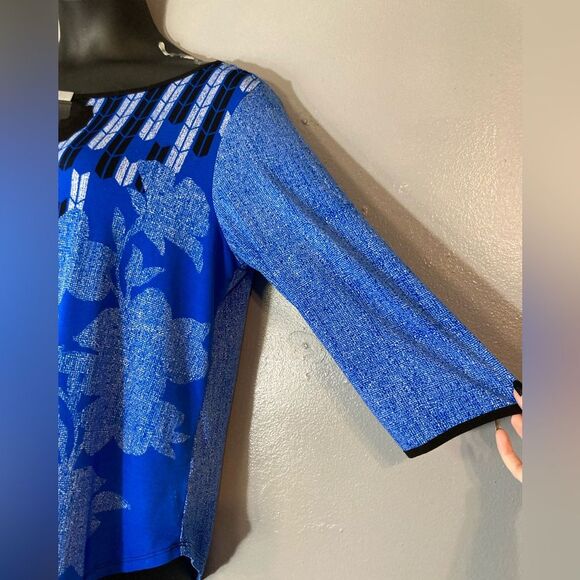 Dana Buchman Blue And Black Keyhole Blouse - Picture 4 of 5